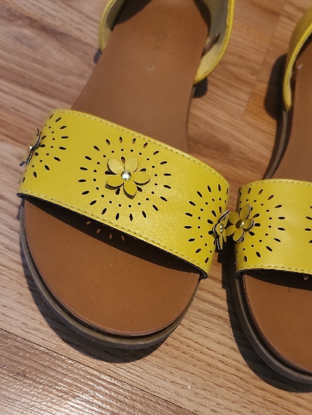 Andiamo Yellow Women's Floral Cutout D'Orsay Sandals - Picture 2 of 8